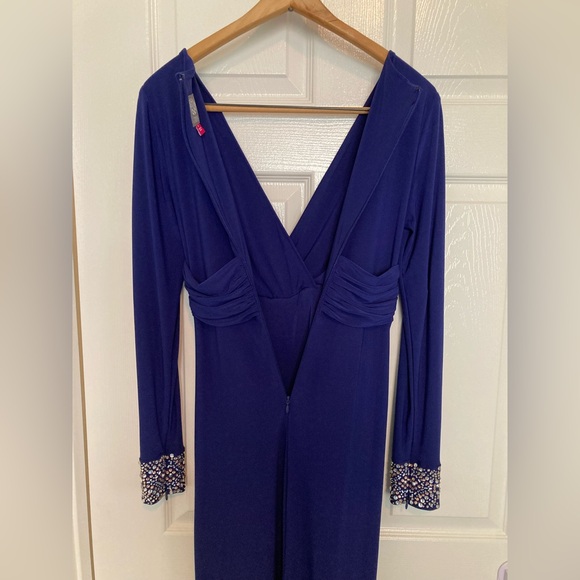 Vince Camuto Size 4 Long-Sleeve Embellished Faux-Wrap Gown in Royal Blue - Picture 8 of 13